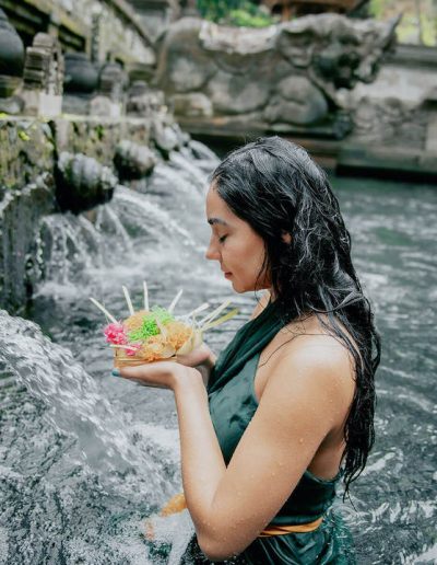 tirta empul - bali tour legendary